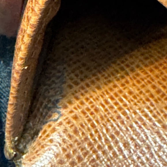 Louis Vuitton, men's monogram, bifold, wallet, vintage - Picture 16 of 17